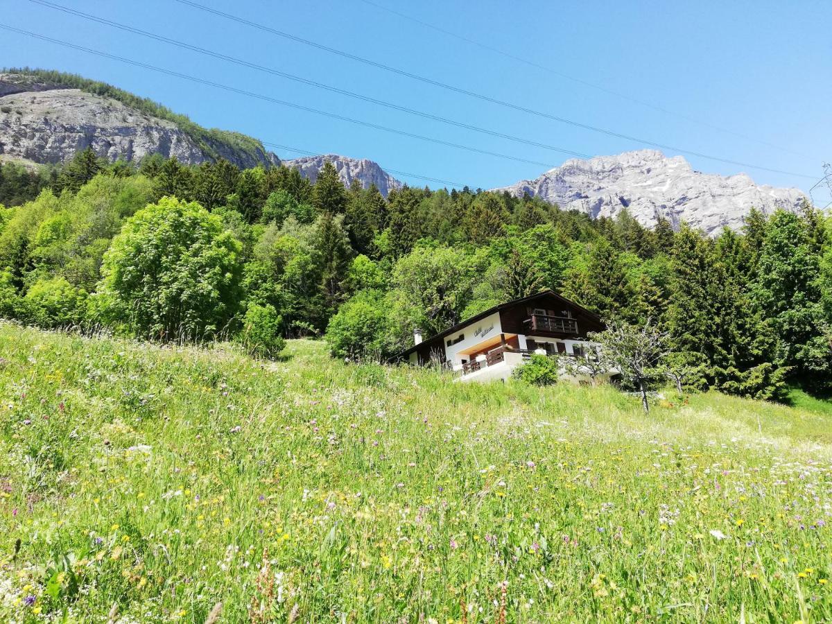 Chalet Waldrand Inden المظهر الخارجي الصورة